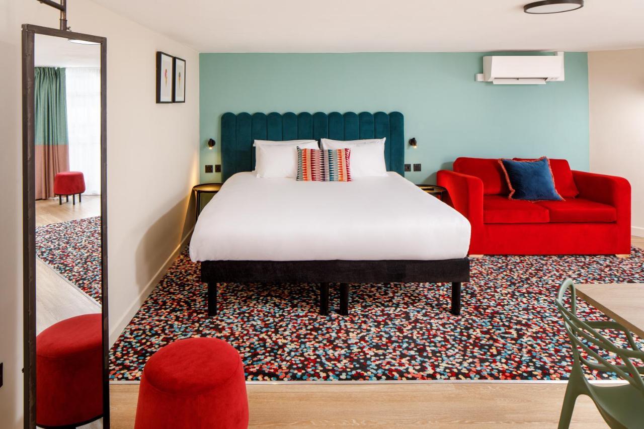 ホテル Ibis Styles ボーンマス エクステリア 写真