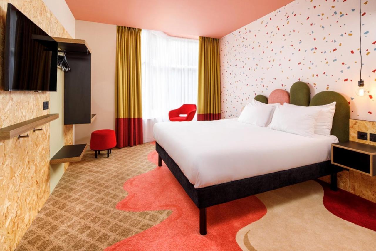 ホテル Ibis Styles ボーンマス エクステリア 写真