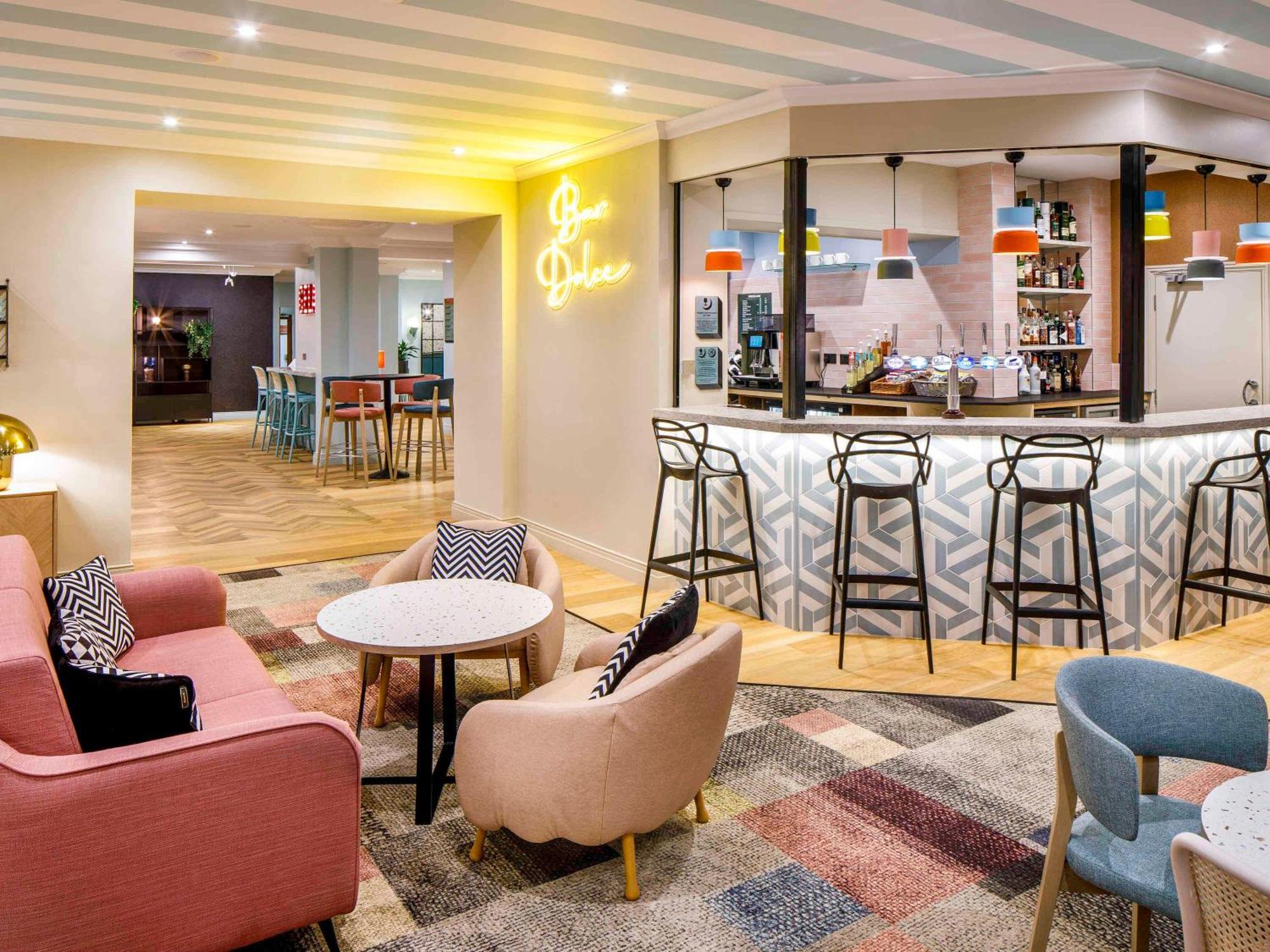 ホテル Ibis Styles ボーンマス エクステリア 写真