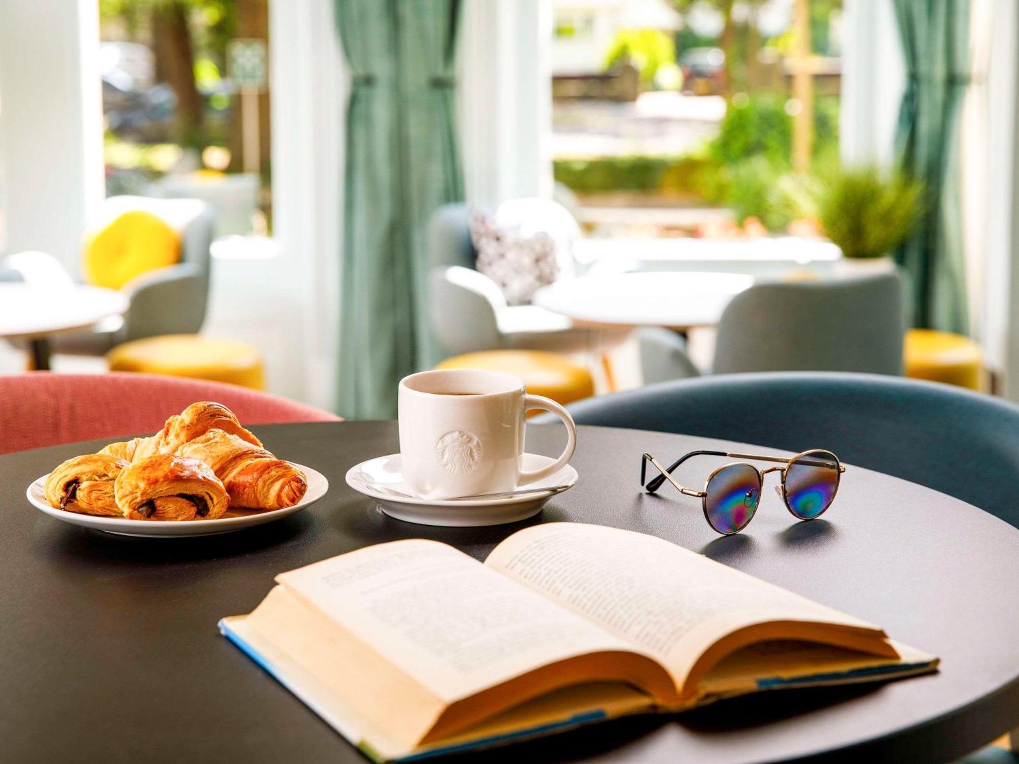 ホテル Ibis Styles ボーンマス エクステリア 写真