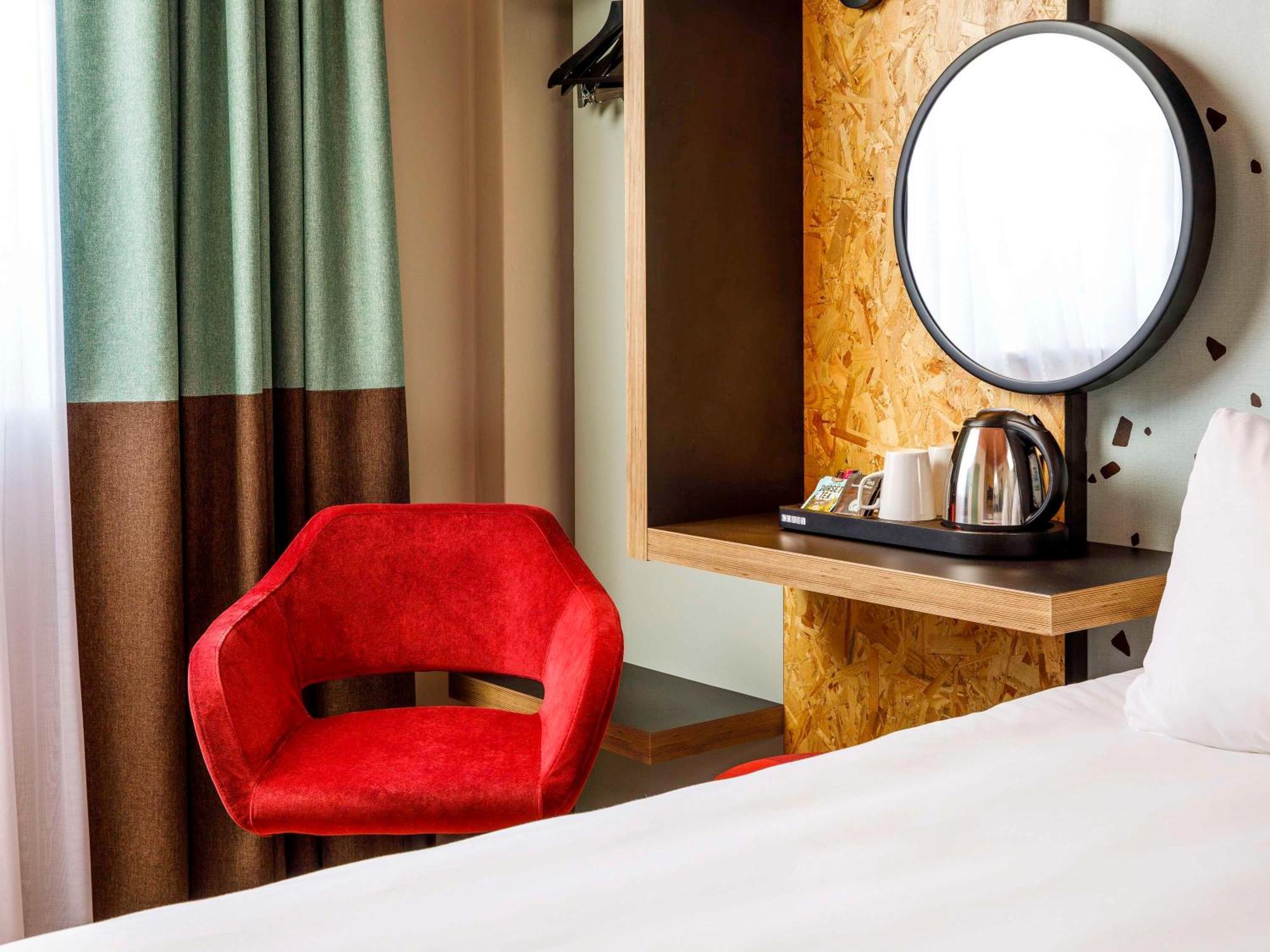 ホテル Ibis Styles ボーンマス エクステリア 写真