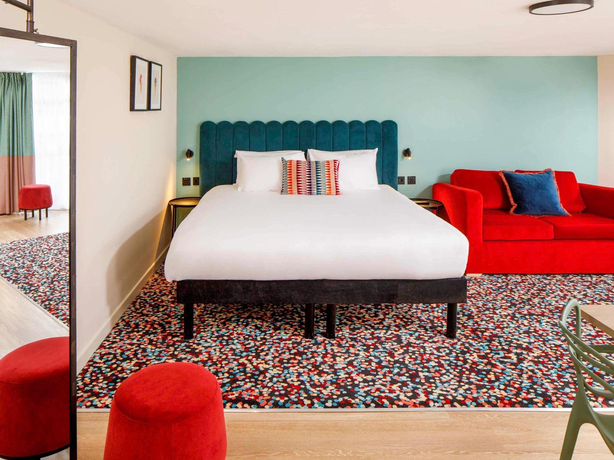 ホテル Ibis Styles ボーンマス エクステリア 写真