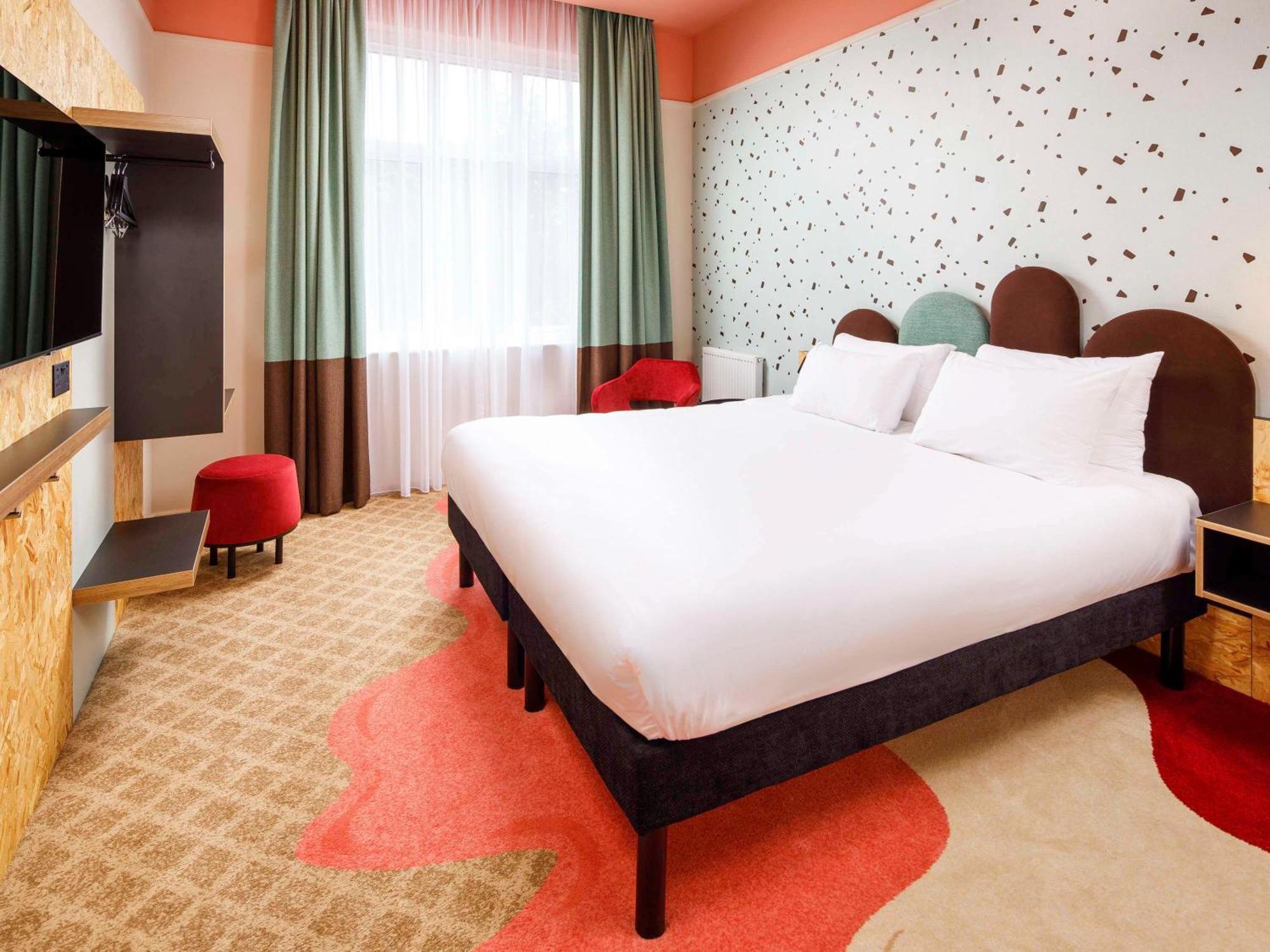 ホテル Ibis Styles ボーンマス エクステリア 写真