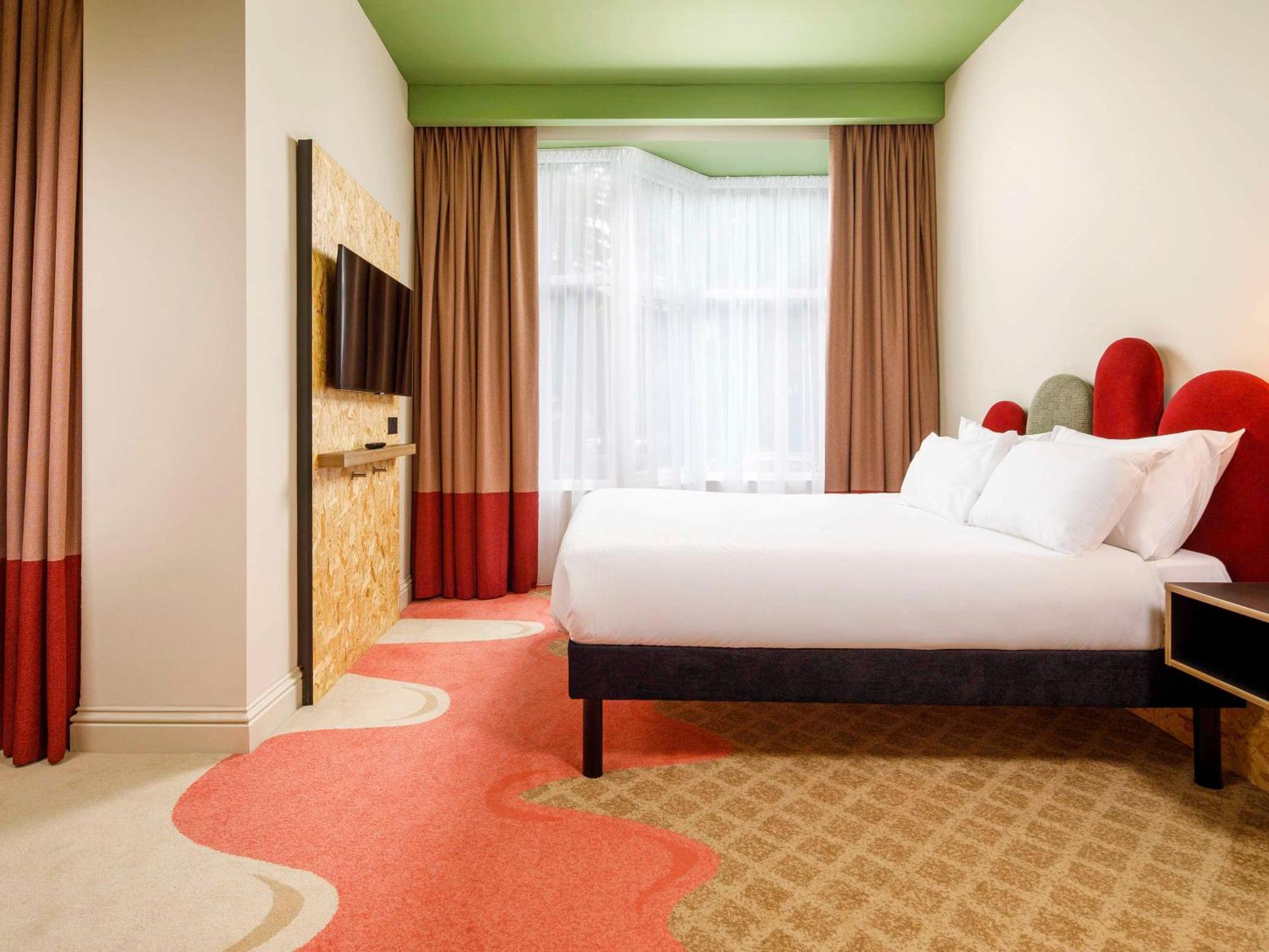ホテル Ibis Styles ボーンマス エクステリア 写真