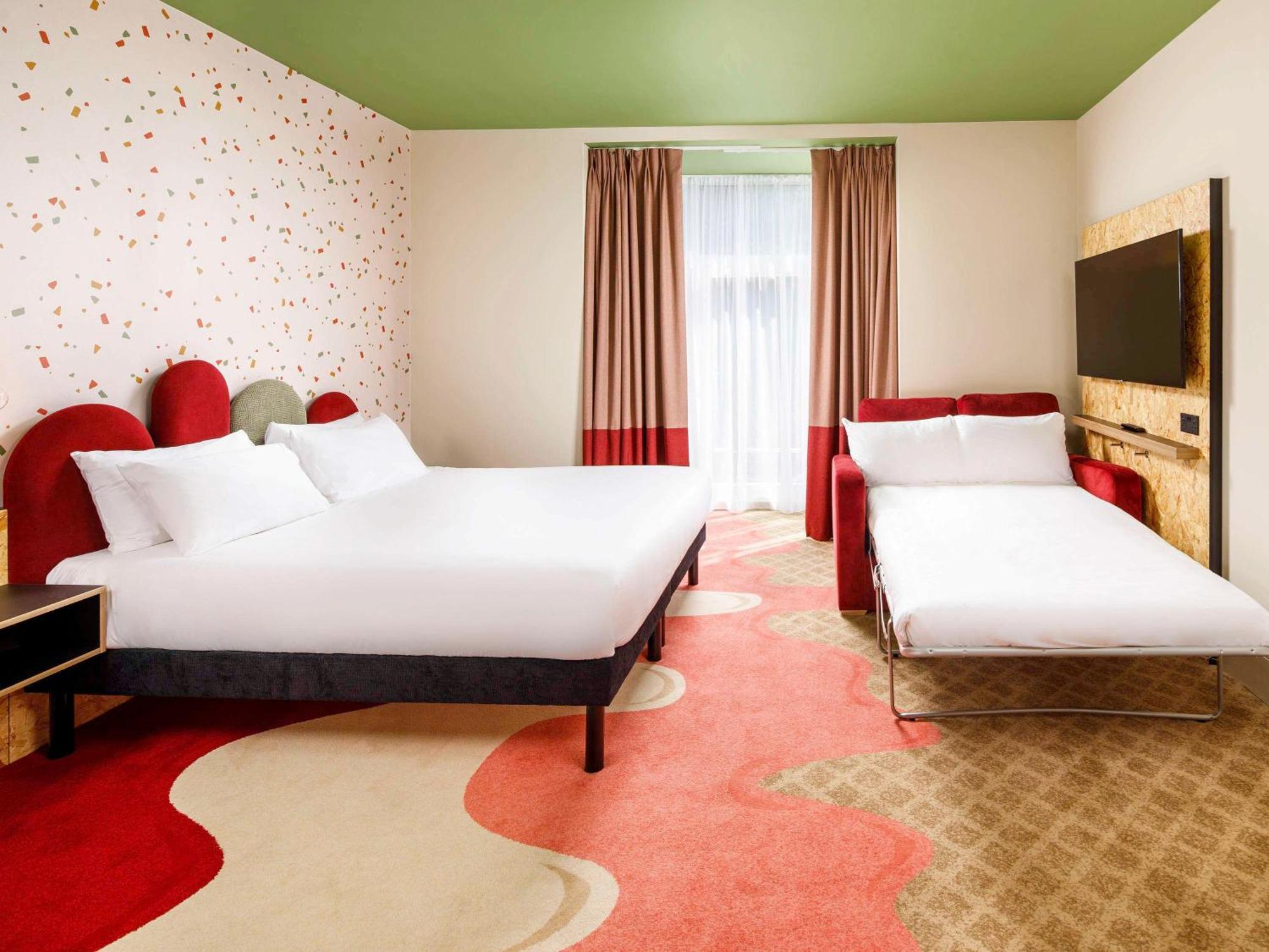 ホテル Ibis Styles ボーンマス エクステリア 写真