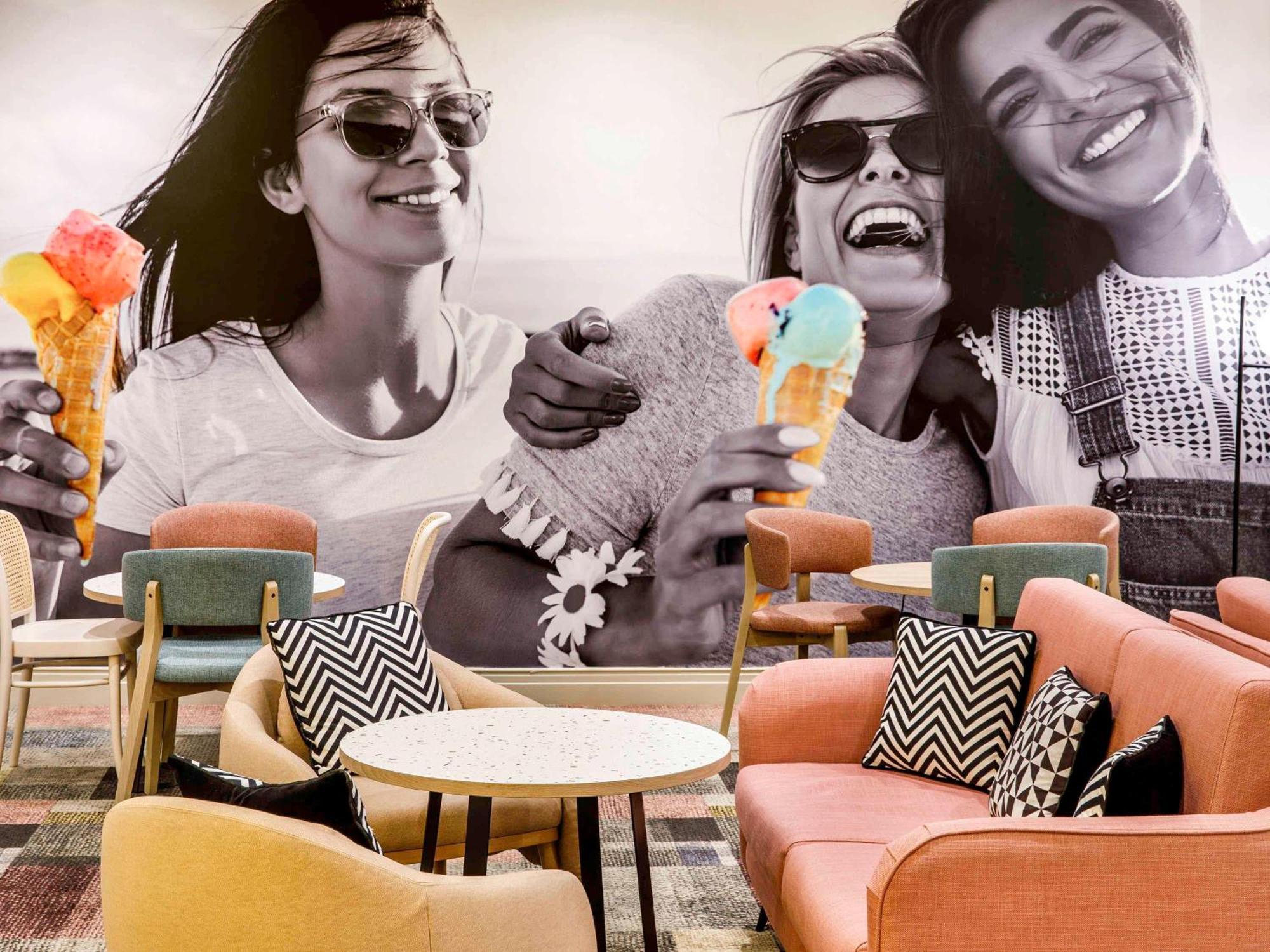 ホテル Ibis Styles ボーンマス エクステリア 写真