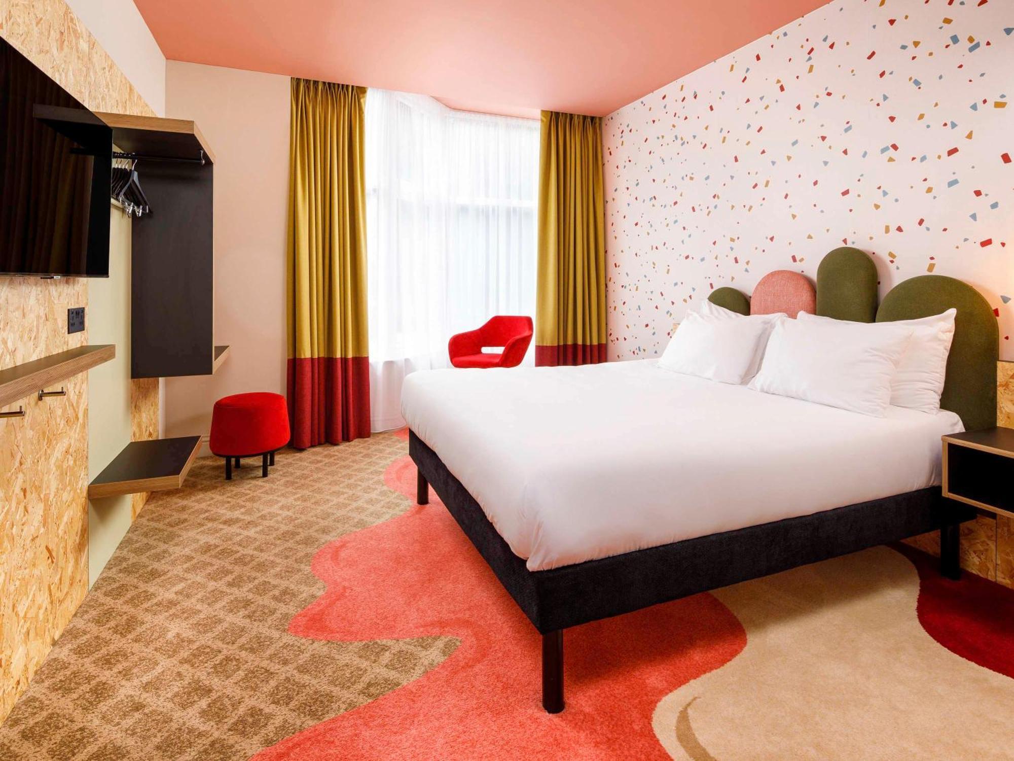 ホテル Ibis Styles ボーンマス エクステリア 写真