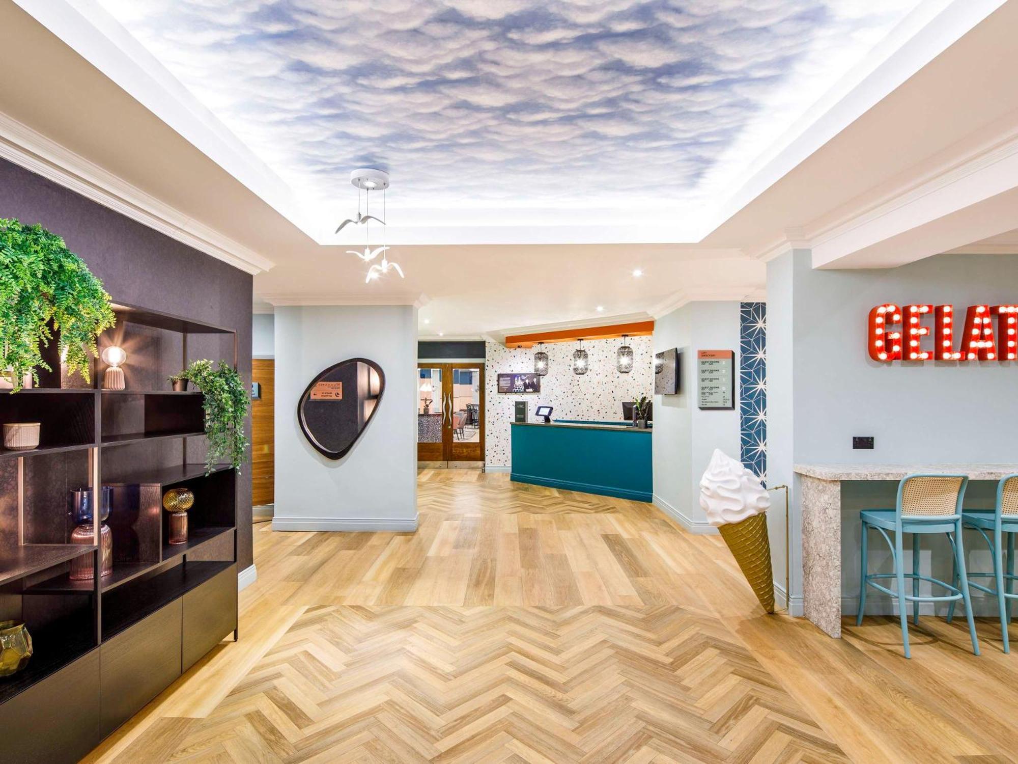 ホテル Ibis Styles ボーンマス エクステリア 写真